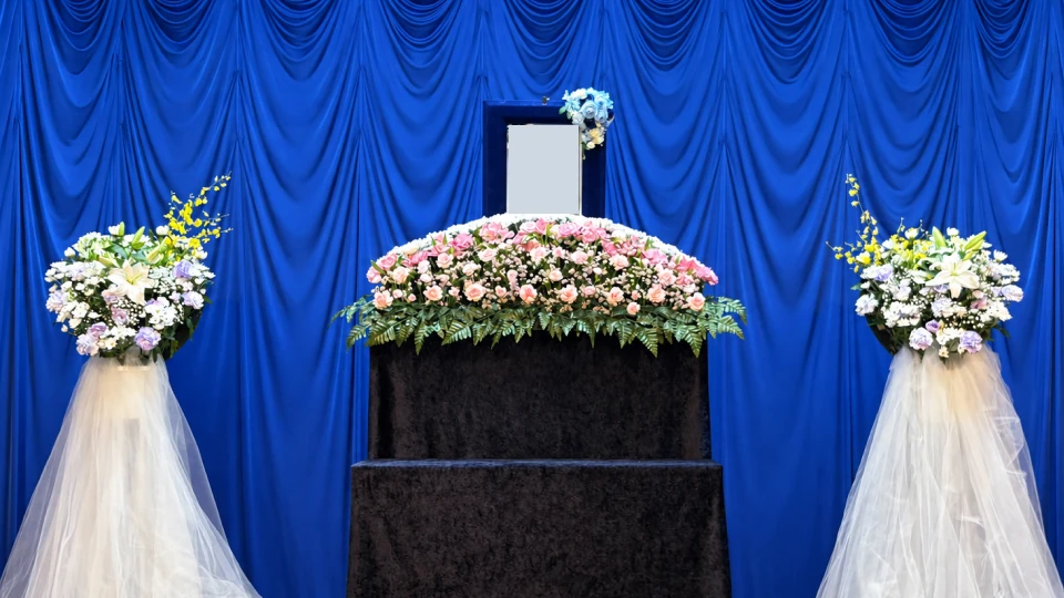 二日葬プランの花祭壇